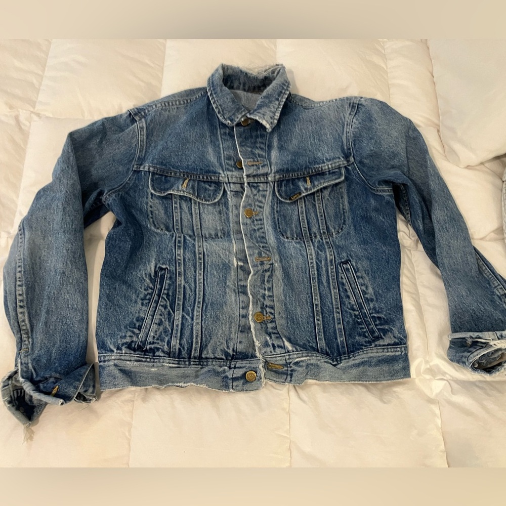 Lee Vintage Jean jacket see measurements for sizing :) 
M/L approx